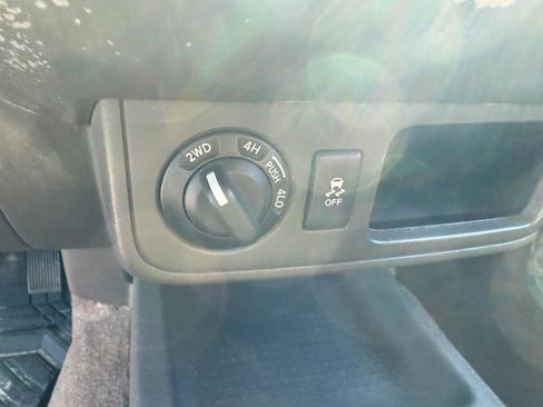 Used 2014 Nissan Xterra X image 19