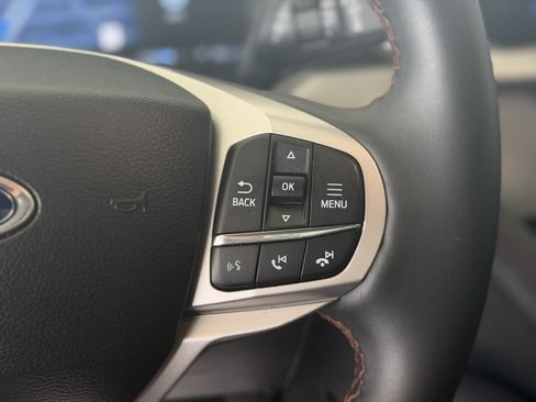 Used 2026 Ford Explorer Active AWD/4WD image 47