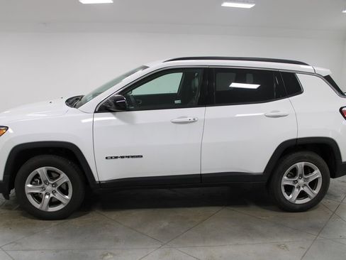 Used 2024 Jeep Compass Latitude image 6