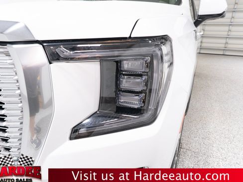 Used 2021 GMC Yukon XL Denali AWD/4WD image 8