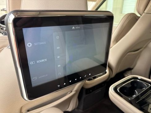 Used 2019 Lincoln Navigator Reserve AWD/4WD image 12