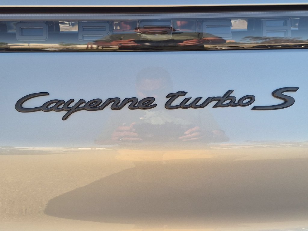 Used 2020 Porsche Cayenne Turbo S AWD/4WD image 24