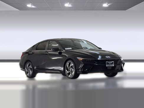 Used 2024 Hyundai Elantra Limited FWD image 6