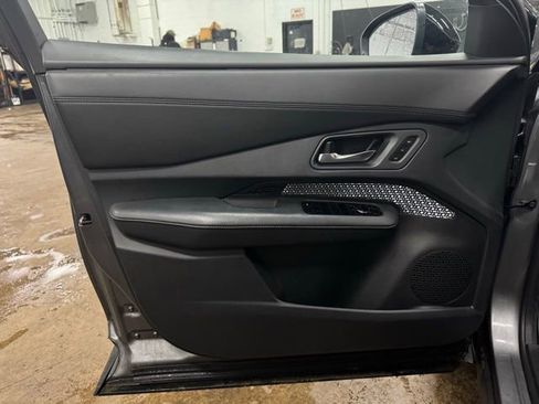 Used 2023 Nissan Ariya FWD image 14