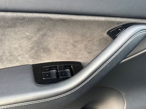 Used 2020 Tesla Model Y Long Range image 8