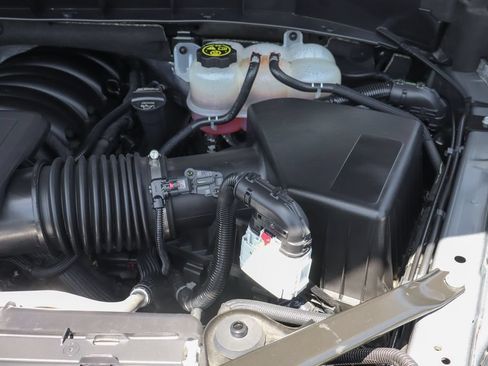 Used 2024 Chevrolet Silverado 1500 LT RWD image 15