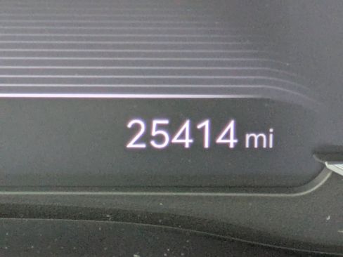 Used 2022 Genesis G80 2.5T image 27