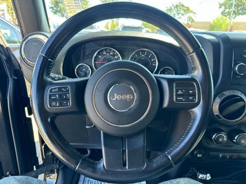 Used 2017 Jeep Wrangler Unlimited Sport w/ Connectivity Group AWD/4WD image 28