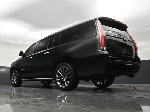 Used 2020 Cadillac Escalade ESV Luxury w/ Escalade Sport Edition RWD image 21