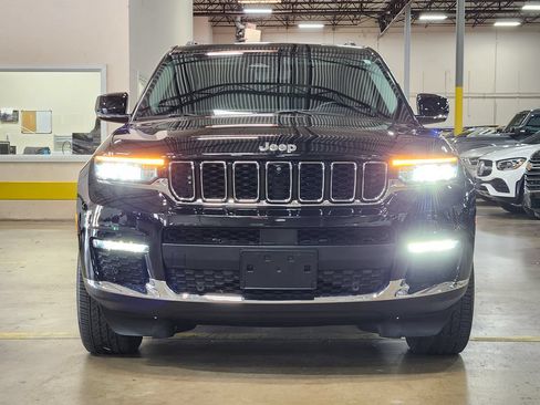 Used 2022 Jeep Grand Cherokee L Limited w/ Luxury Tech Group II RWD image 2