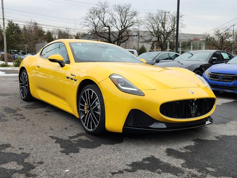 Used 2024 Maserati GranTurismo Modena image 2