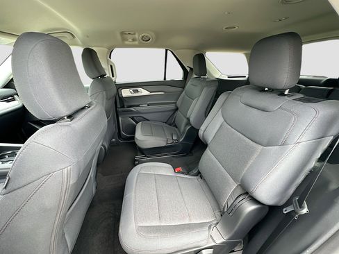 New 2026 Ford Explorer Active RWD image 17