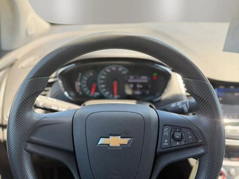 Used 2020 Chevrolet Trax LS FWD image 12