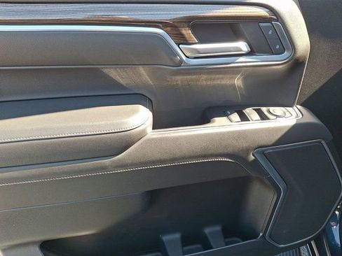 Used 2022 Chevrolet Silverado 1500 LT image 12