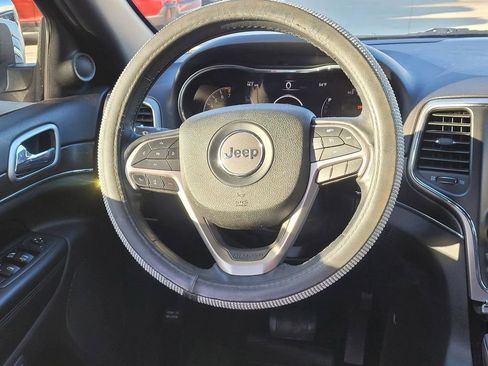 Used 2018 Jeep Grand Cherokee Limited image 6