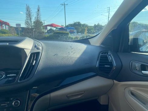 Used 2017 Ford Escape Titanium FWD image 18