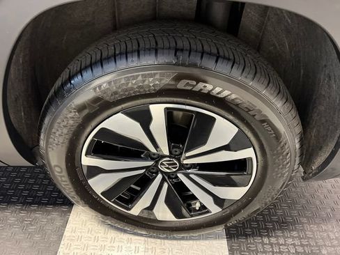 Certified 2025 Volkswagen Atlas SE FWD image 15