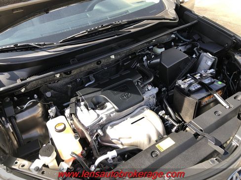 Used 2014 Toyota RAV4 LE FWD image 24