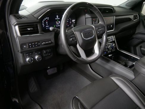 Used 2024 GMC Yukon Denali w/ Advanced Technology Package AWD/4WD image 13