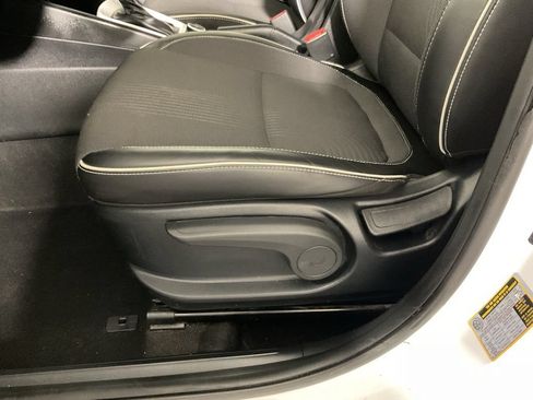 Used 2023 Hyundai Venue Limited w/ Cargo Package FWD image 22