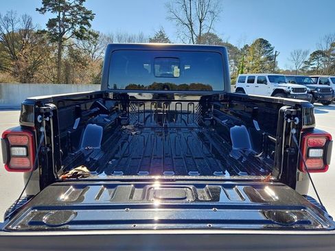New 2026 Jeep Gladiator Rubicon w/ Steel Power Dome Hood Package AWD/4WD image 15