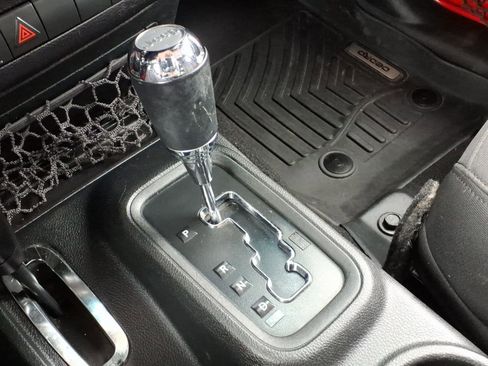 Used 2017 Jeep Wrangler Unlimited Sport w/ Quick Order Package 24S image 10