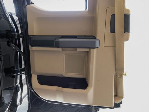 Used 2017 Ford F150 XLT w/ Equipment Group 302A Luxury image 45