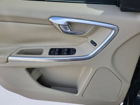 Used 2016 Volvo XC60 T5 Premier w/ Proximity Package FWD image 25
