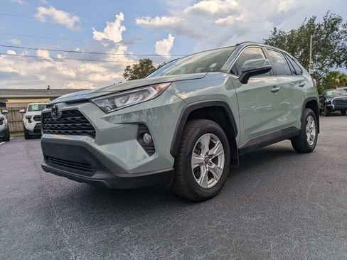 Used 2020 Toyota RAV4 XLE w/ Convenience Package FWD image 8