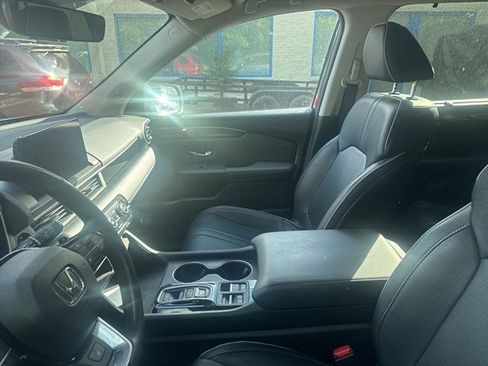 Used 2023 Honda Pilot Elite image 2