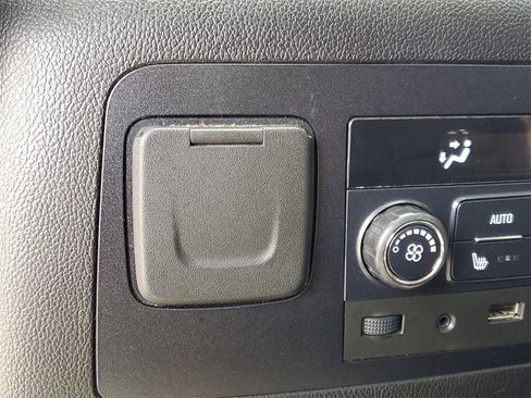 Used 2019 Chevrolet Suburban Premier w/ Premier Plus Edition image 18