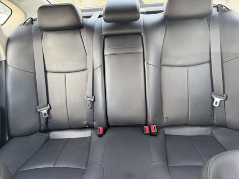 Used 2018 INFINITI Q70 Luxe image 15