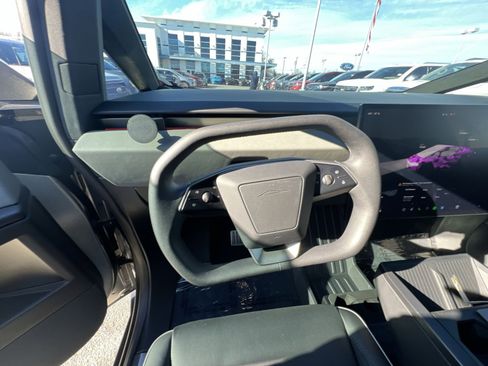 Used 2024 Tesla Cybertruck AWD Crew Cab image 16