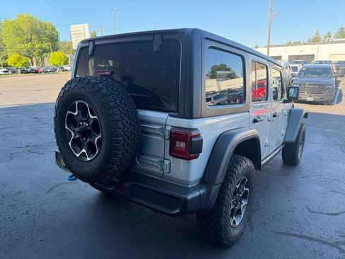 Used 2023 Jeep Wrangler Unlimited Rubicon 4xe w/ Cold Weather Group AWD/4WD image 4