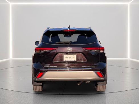 Used 2020 Toyota Highlander Platinum image 4