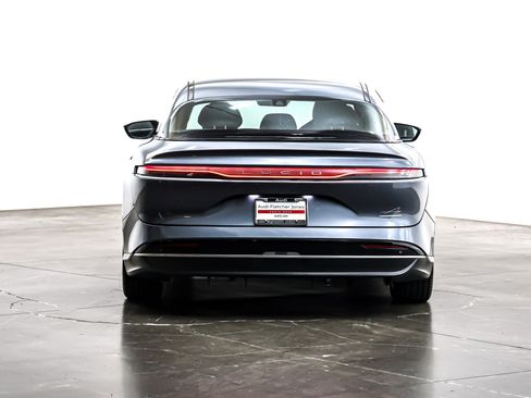 Used 2024 Lucid Air Touring image 4