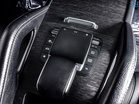 Used 2022 Mercedes-Benz GLE 350 4MATIC w/ Premium Package image 28