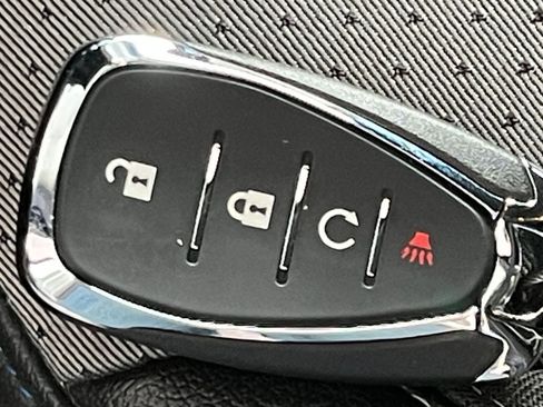 Used 2025 Chevrolet Trax LT image 23