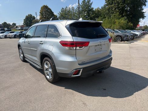 Used 2018 Toyota Highlander Limited AWD/4WD image 5