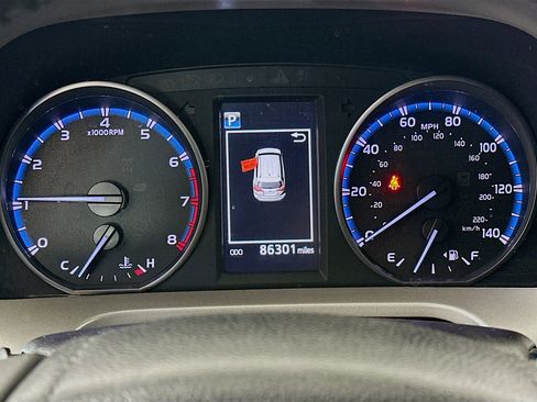 Used 2018 Toyota RAV4 XLE image 19