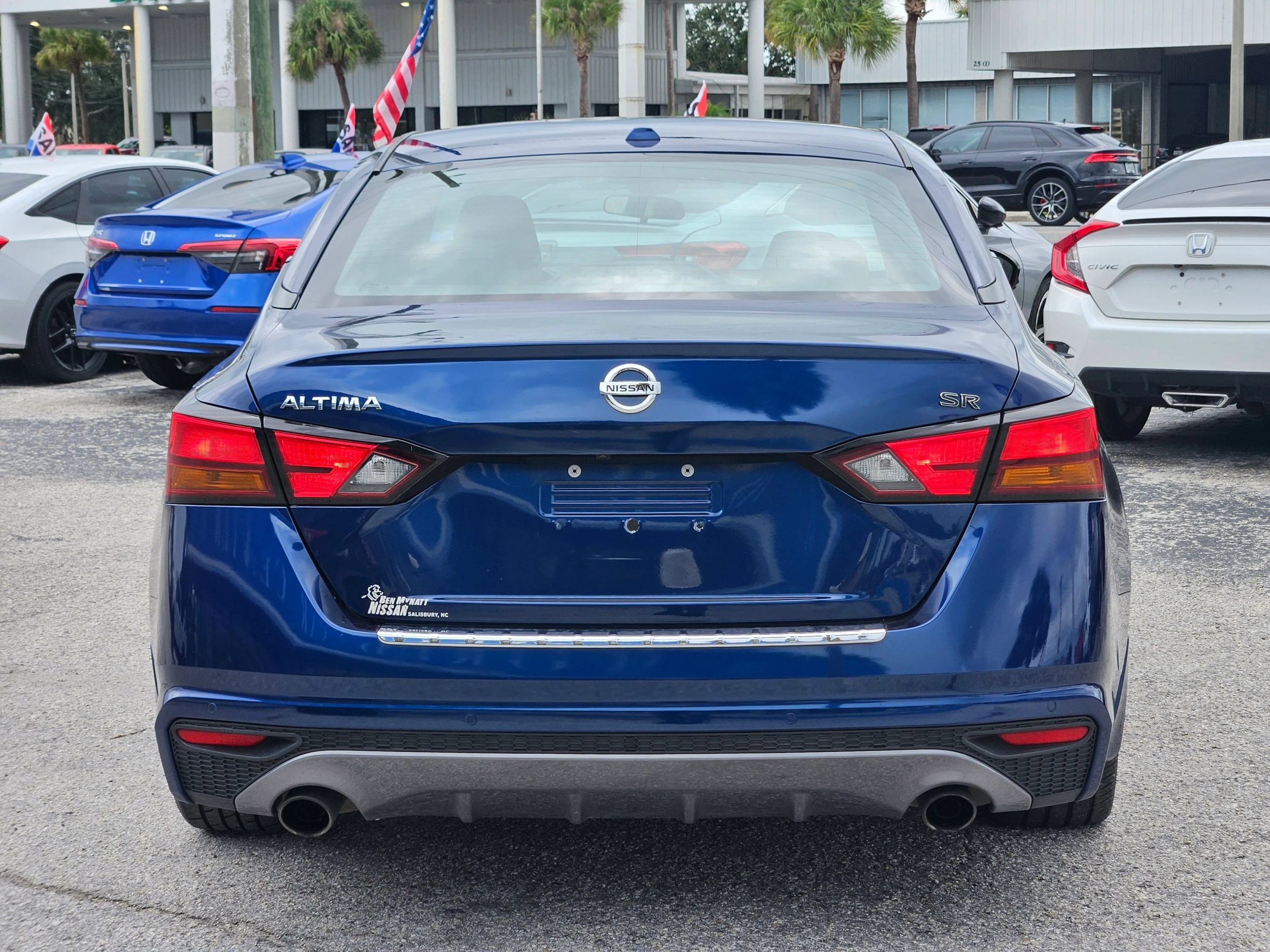 Used 2020 Nissan Altima 2.5 SR w/ Premium Package FWD image 6