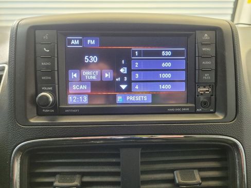 Used 2020 Dodge Grand Caravan SE image 25