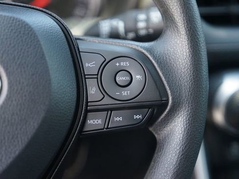 Used 2020 Toyota RAV4 XLE FWD image 23