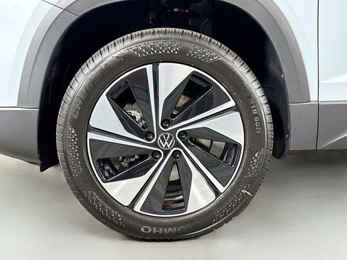 New 2026 Volkswagen Taos SE AWD/4WD image 31