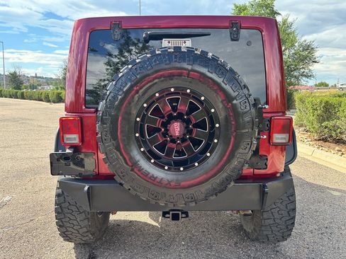Used 2013 Jeep Wrangler Unlimited Sahara w/ Dual Top Group AWD/4WD image 8