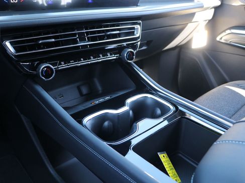 New 2026 Chevrolet Traverse LT image 24