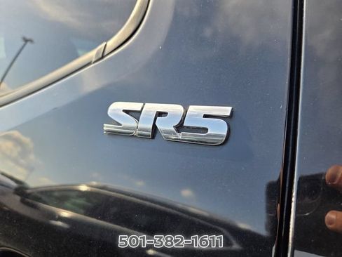 Used 2018 Toyota Tacoma SR5 RWD image 7