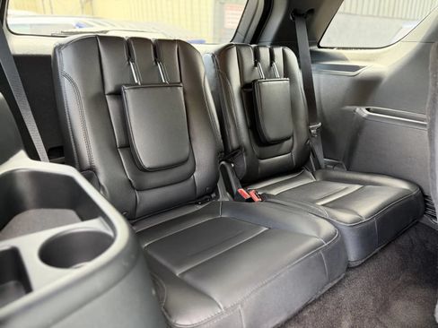 Used 2018 Ford Explorer XLT w/ Equipment Group 202A AWD/4WD image 49