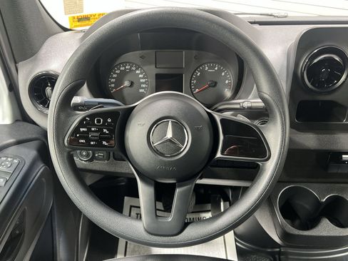 Used 2022 Mercedes-Benz Sprinter 144 Cargo image 14