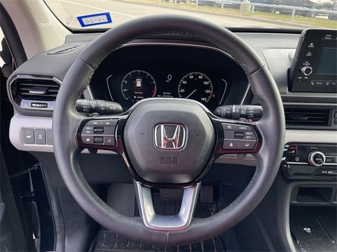 Used 2024 Honda Pilot EX-L image 10